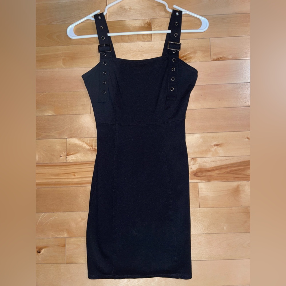 F21| S Mini Black Dress
